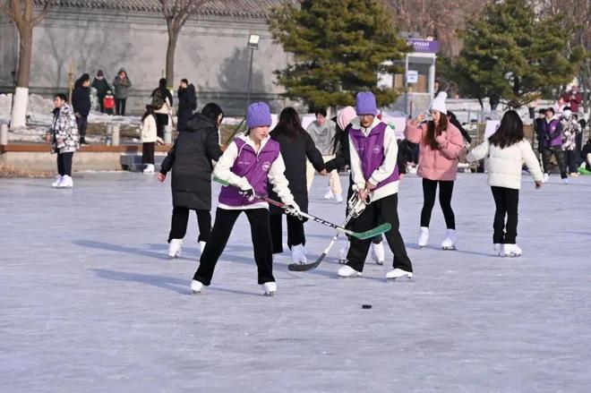 京多所高校专业冰场对外开放qy千亿国际冰雪头条：北(图5)