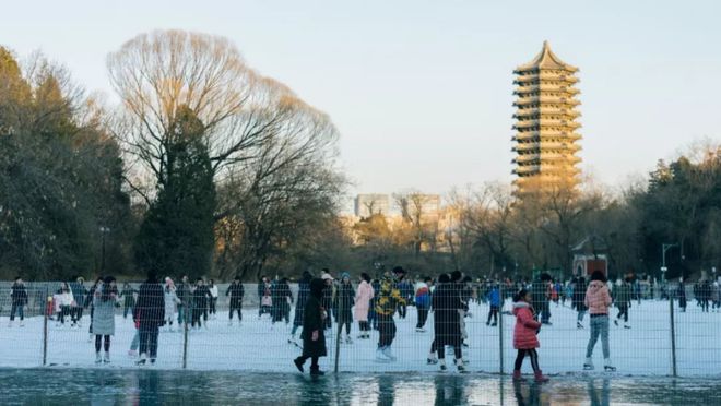 京多所高校专业冰场对外开放qy千亿国际冰雪头条：北(图7)