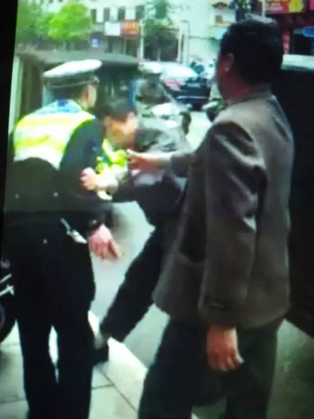 松紧带拉车交警劝阻反被挑衅大大爆料丨宁德一地老鼠用(图18) 松紧带拉车交警劝阻反被挑衅大大爆料丨宁德一地老鼠用(图18)